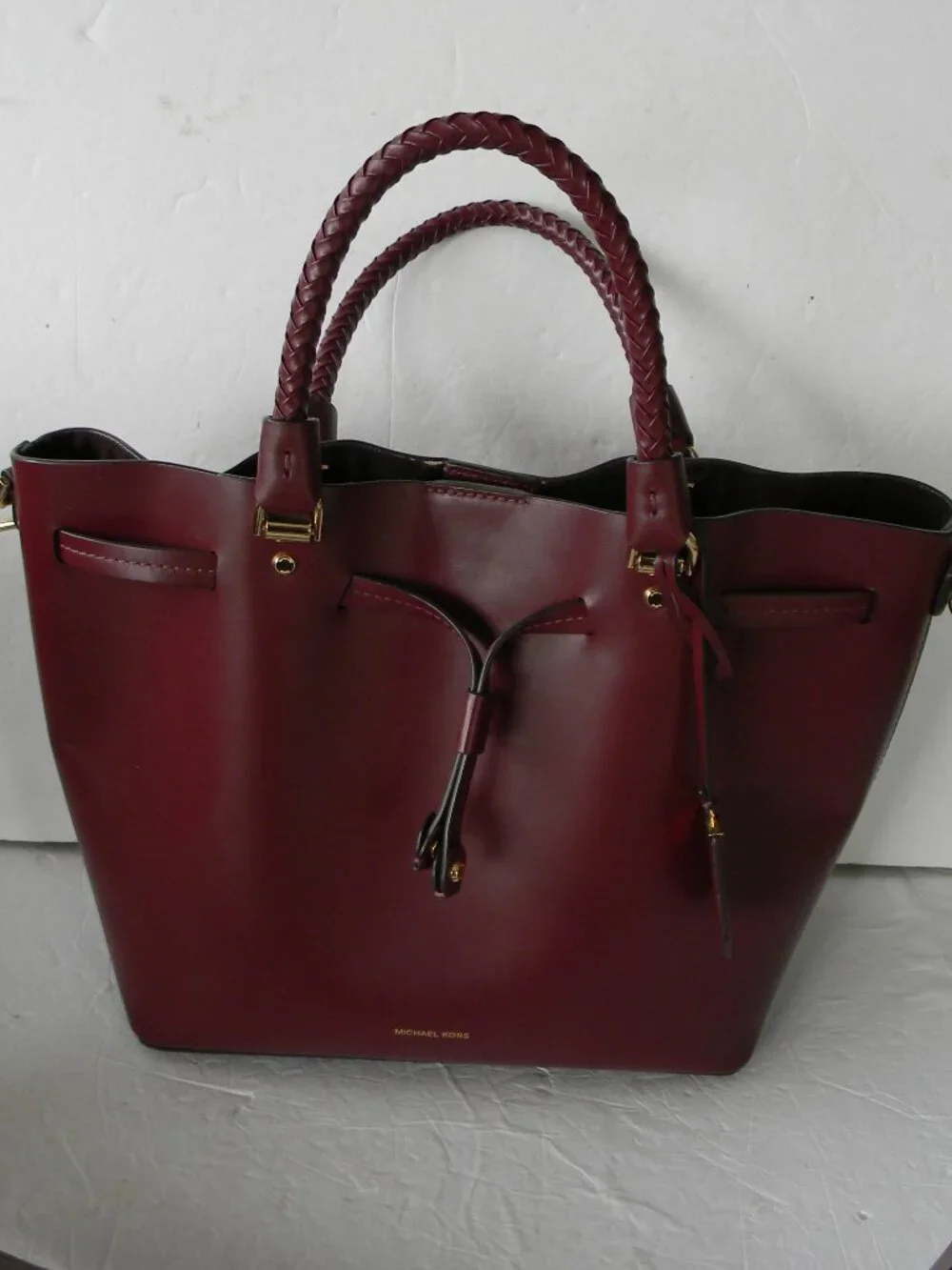 MICHAEL KORS BURGUNDY WINE LEATHER BLAKELY BUCKET DRAWSTRING CROSSBODY BAG FALL